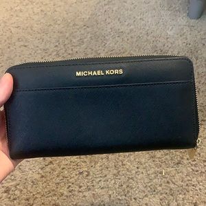 black michael kors wallet